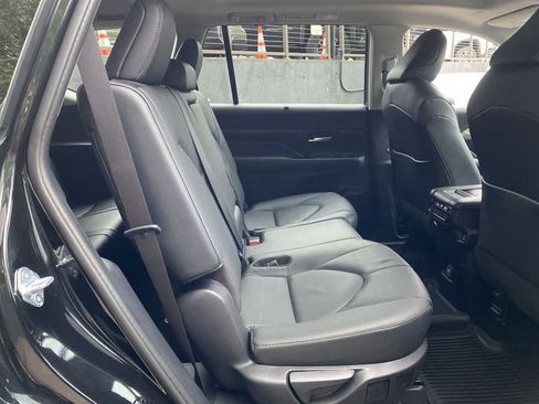 Used 2026 Toyota Grand Highlander AWD image 18