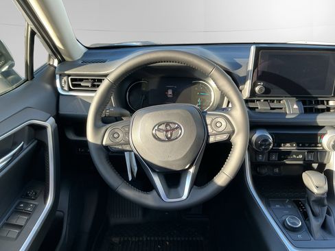 New 2025 Toyota RAV4 XLE w/ Convenience Package image 12