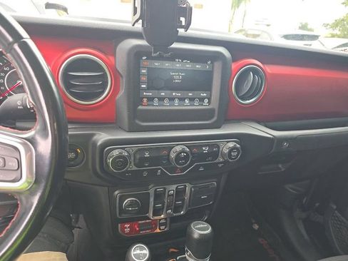 Used 2021 Jeep Gladiator Rubicon w/ Trailer Tow Package AWD/4WD image 9