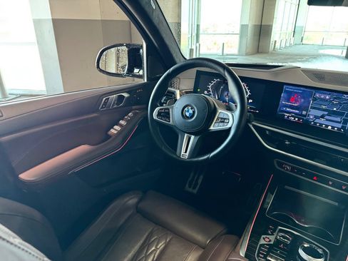 Used 2024 BMW X7 M60i AWD/4WD image 38