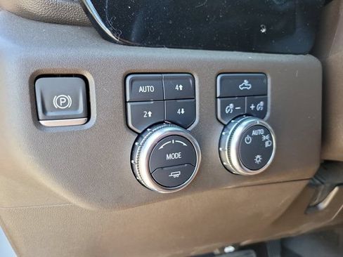 Used 2024 GMC Sierra 1500 SLE w/ Preferred Package AWD/4WD image 16