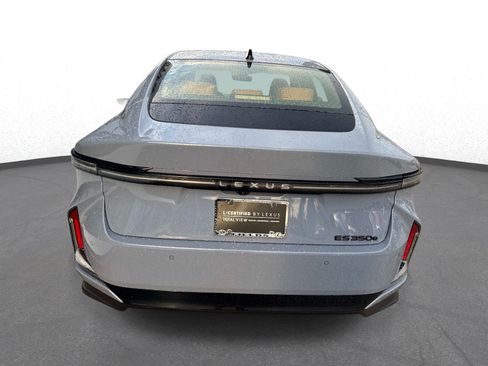 Used 2026 Lexus ES 350e w/ Convenience Package FWD image 4