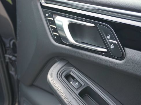 Used 2023 Porsche Macan S AWD/4WD image 60