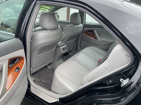 Used 2011 Toyota Camry SE image 15