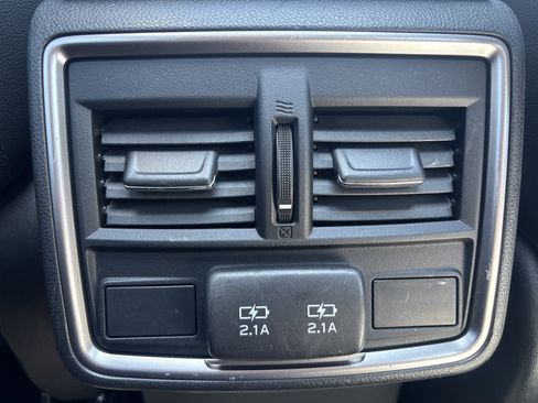 Used 2021 Subaru Forester Limited image 19