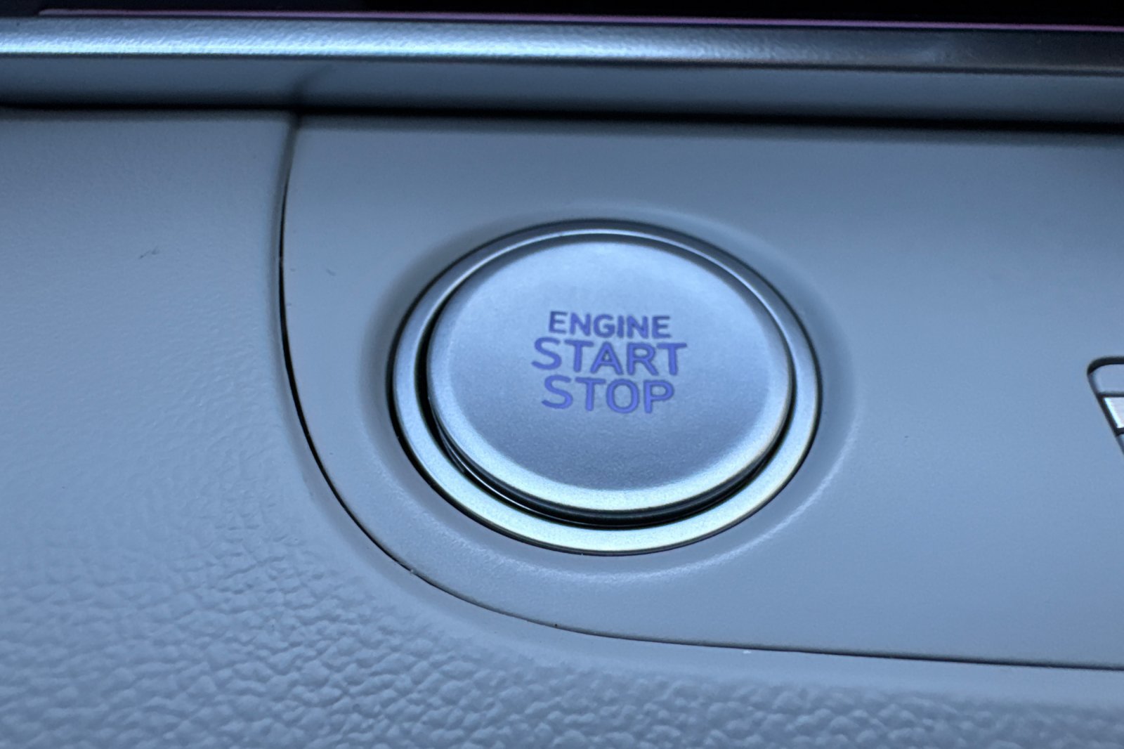 Used 2025 Hyundai Elantra Limited FWD image 24
