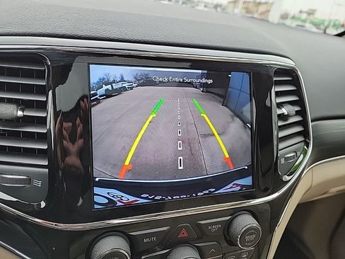 Used 2020 Jeep Grand Cherokee Limited image 22