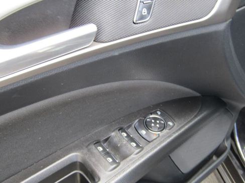 Used 2020 Ford Fusion SE AWD/4WD image 17