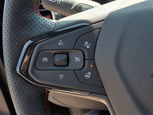 Used 2026 Chevrolet Trax RS w/ Sunroof Package FWD image 21