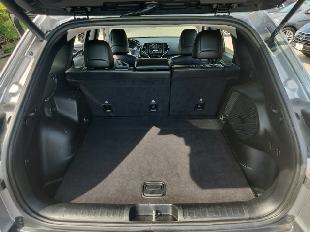 Used 2019 Jeep Cherokee Limited AWD/4WD image 25