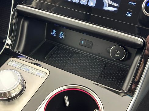 Used 2025 Genesis GV80 2.5T Standard image 17