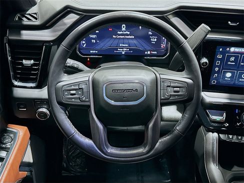 Used 2024 GMC Sierra 2500 Denali Ultimate image 11