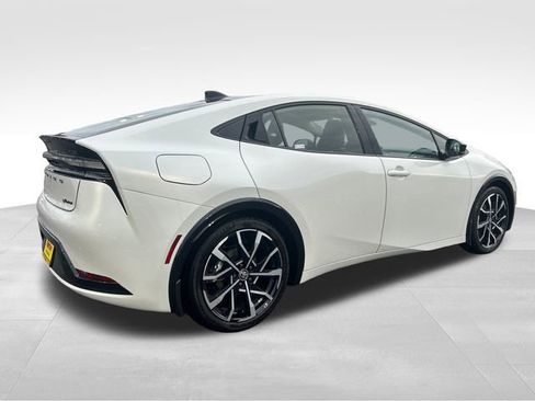 Used 2024 Toyota Prius Prime SE image 10