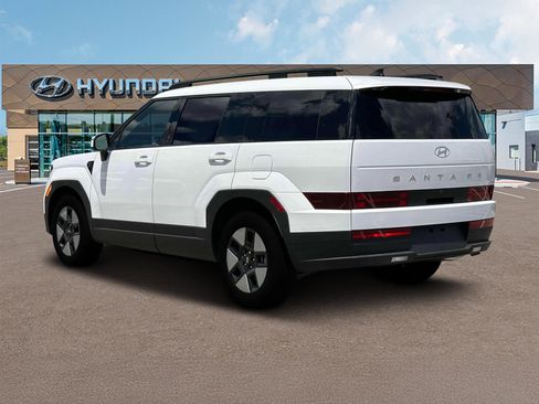 Used 2025 Hyundai Santa Fe SEL FWD image 5