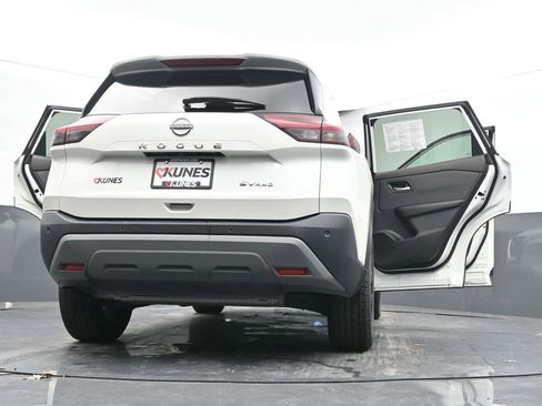 Used 2023 Nissan Rogue SV image 74