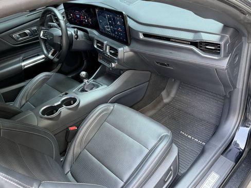 Used 2025 Ford Mustang GT Premium RWD image 19