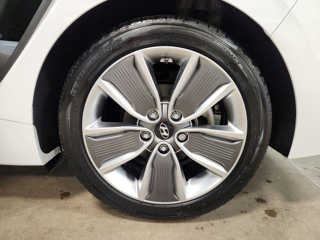 Used 2018 Hyundai Ioniq Limited FWD image 25