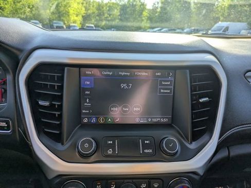 Used 2023 GMC Acadia SLT image 27