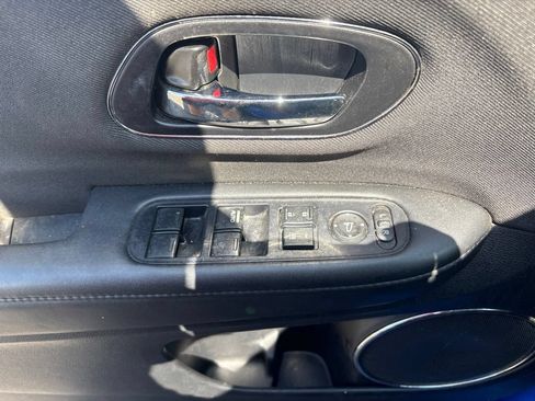 Used 2019 Honda HR-V EX image 17