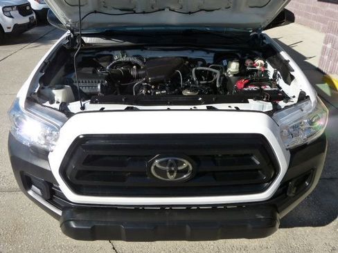 Used 2022 Toyota Tacoma SR image 9