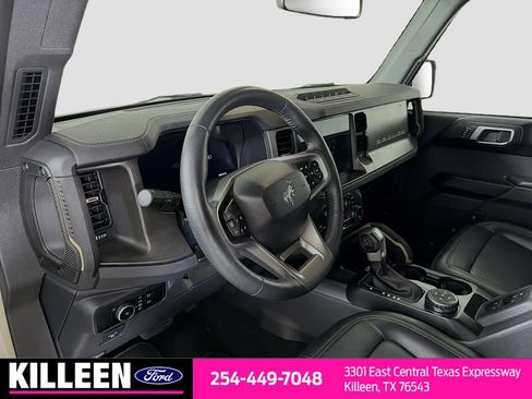 Certified 2025 Ford Bronco Badlands AWD/4WD image 11