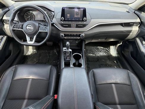 Used 2025 Nissan Altima 2.5 SR image 12