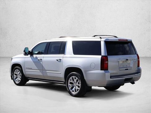 Used 2019 Chevrolet Suburban Premier w/ Premier Plus Edition AWD/4WD image 10