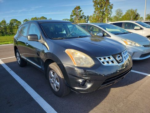 Used 2013 Nissan Rogue S image 2