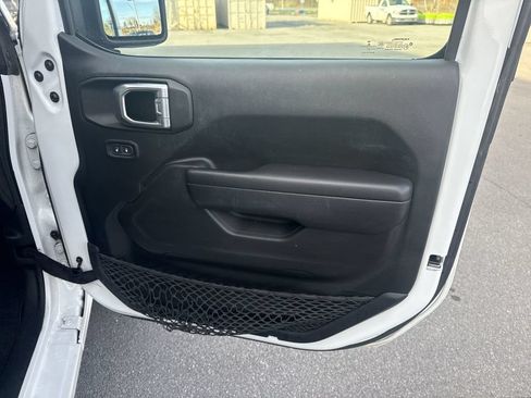 Used 2022 Jeep Wrangler Unlimited Sport AWD/4WD image 19