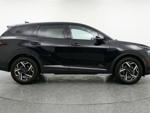 Used 2025 Kia Sportage LX AWD/4WD image 11