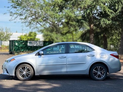 Used 2016 Toyota Corolla LE Premium w/ Body Protection Package #1 FWD image 2