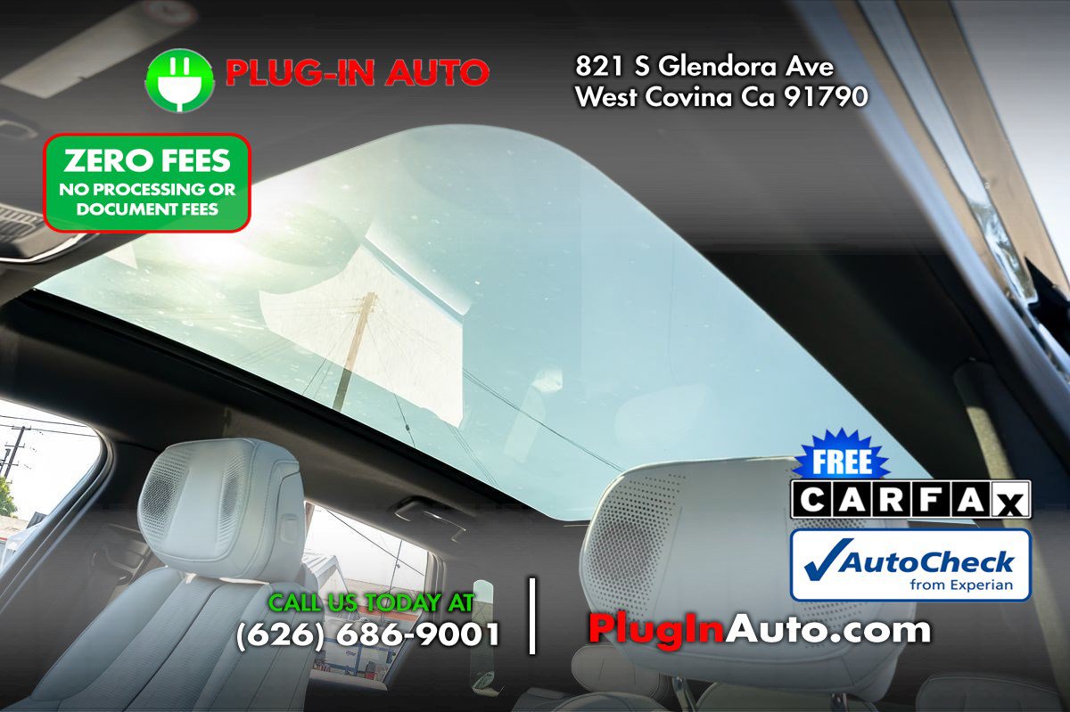 Used 2024 Cadillac Lyriq Luxury w/ LPO, Floor Liner Package RWD image 7