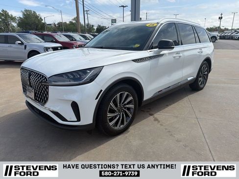 Used 2025 Lincoln Aviator 2WD w/ Equipment Group 101A image 5