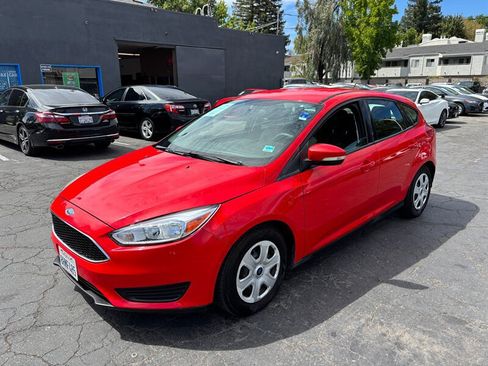Used 2015 Ford Focus SE FWD image 9