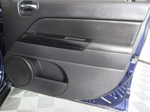 Used 2013 Jeep Compass Latitude w/ Sun/Sound Group image 38