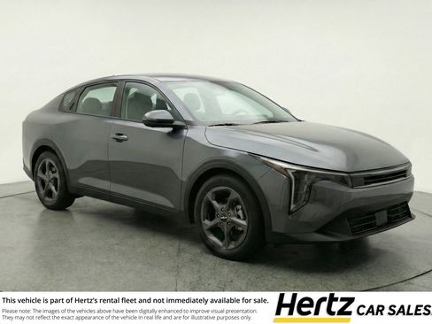 Used 2025 Kia K4 LXS image 1