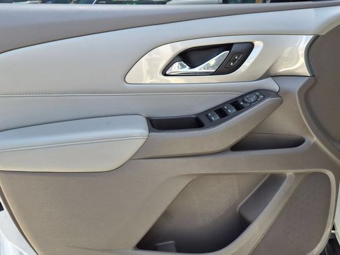 Used 2019 Chevrolet Traverse LT FWD image 10