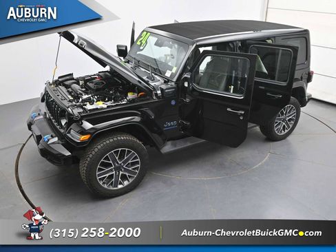 Used 2024 Jeep Wrangler High Altitude AWD/4WD image 36