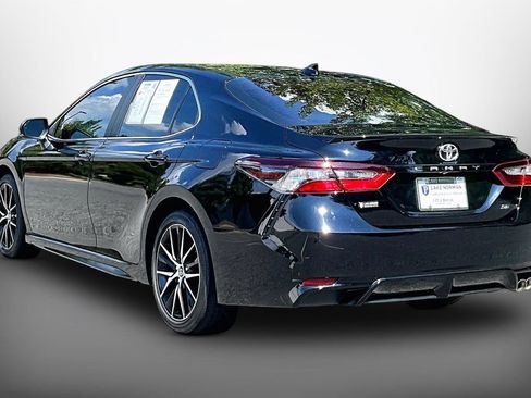 Used 2021 Toyota Camry SE w/ Convenience Package FWD image 6