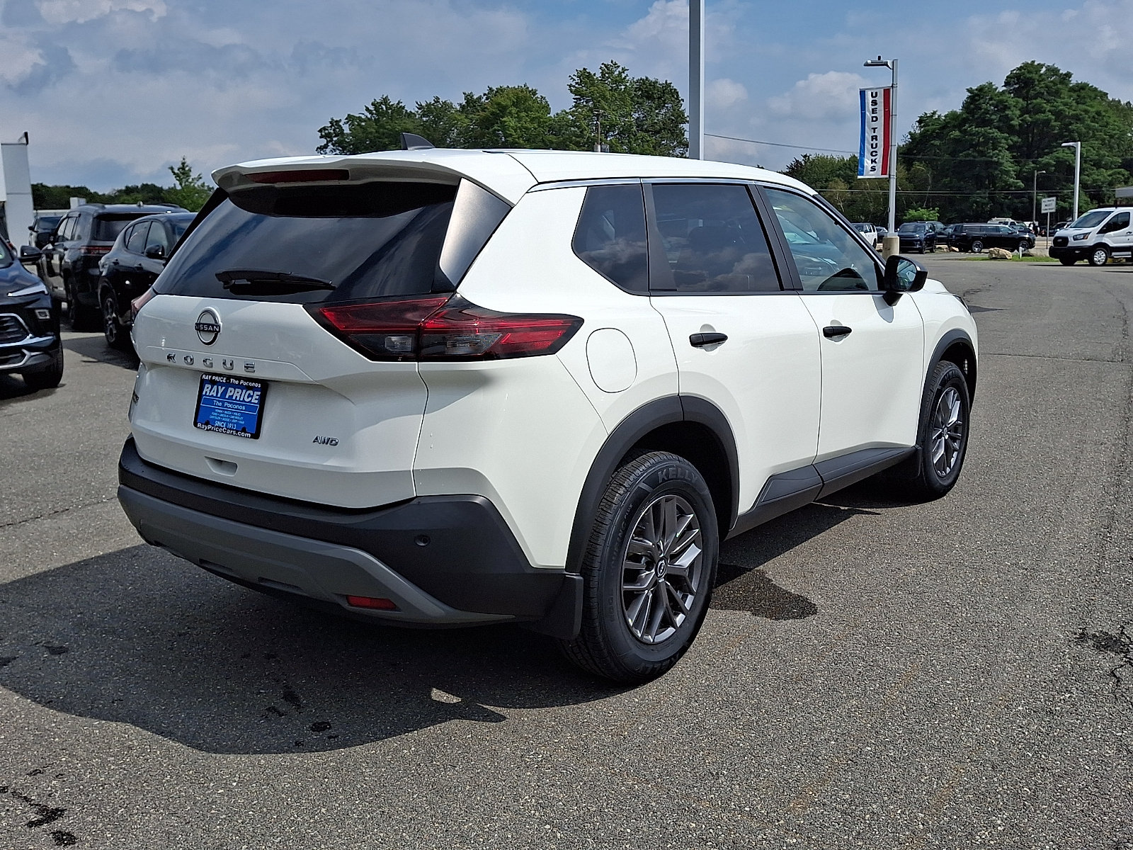 Used 2023 Nissan Rogue S AWD/4WD image 6