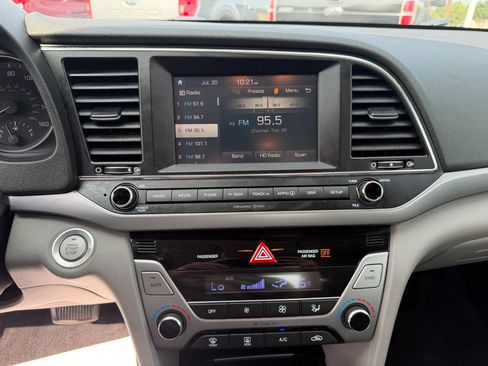 Used 2017 Hyundai Elantra SE w/ SE A/T Tech Package 03 FWD image 19
