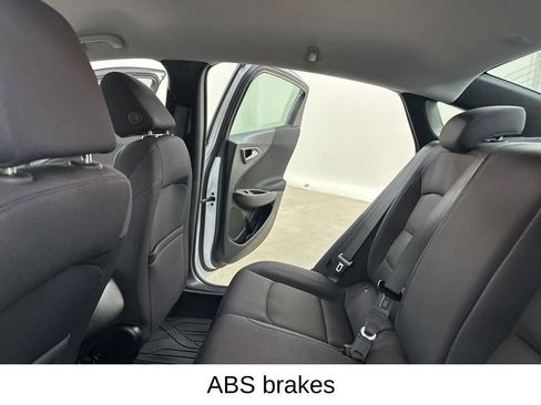 Used 2022 Chevrolet Malibu RS image 31