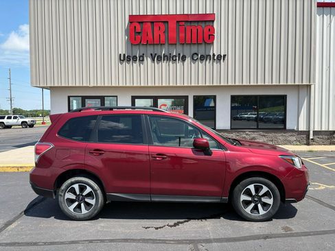 Used 2017 Subaru Forester 2.5i Premium AWD/4WD image 1