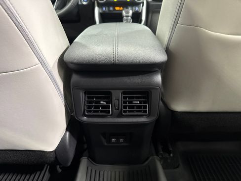 Used 2021 Toyota RAV4 XLE Premium AWD/4WD image 17