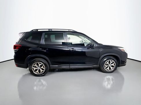 Used 2022 Subaru Forester Premium AWD/4WD image 8