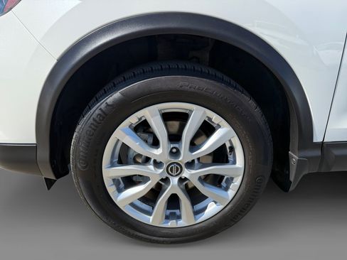 Used 2021 Nissan Rogue Sport SV FWD image 9