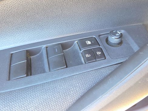 Used 2023 Toyota Corolla LE image 32