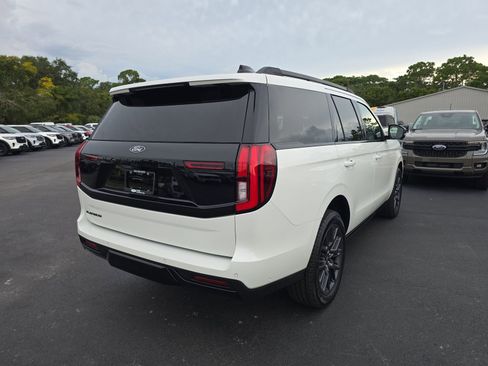 New 2025 Ford Expedition Platinum w/ Stealth Performance Package image 4