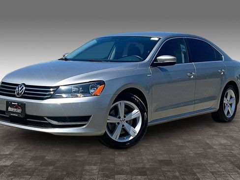 Used 2014 Volkswagen Passat 1.8T Wolfsburg Edition FWD image 2