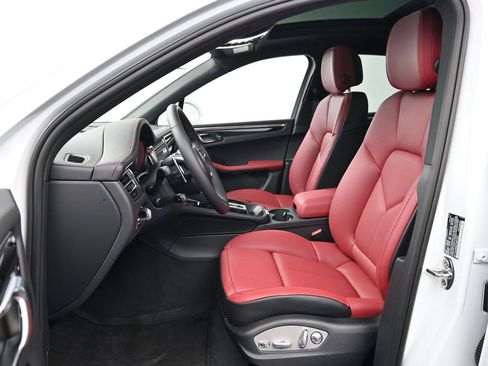 Used 2026 Porsche Macan AWD/4WD image 5